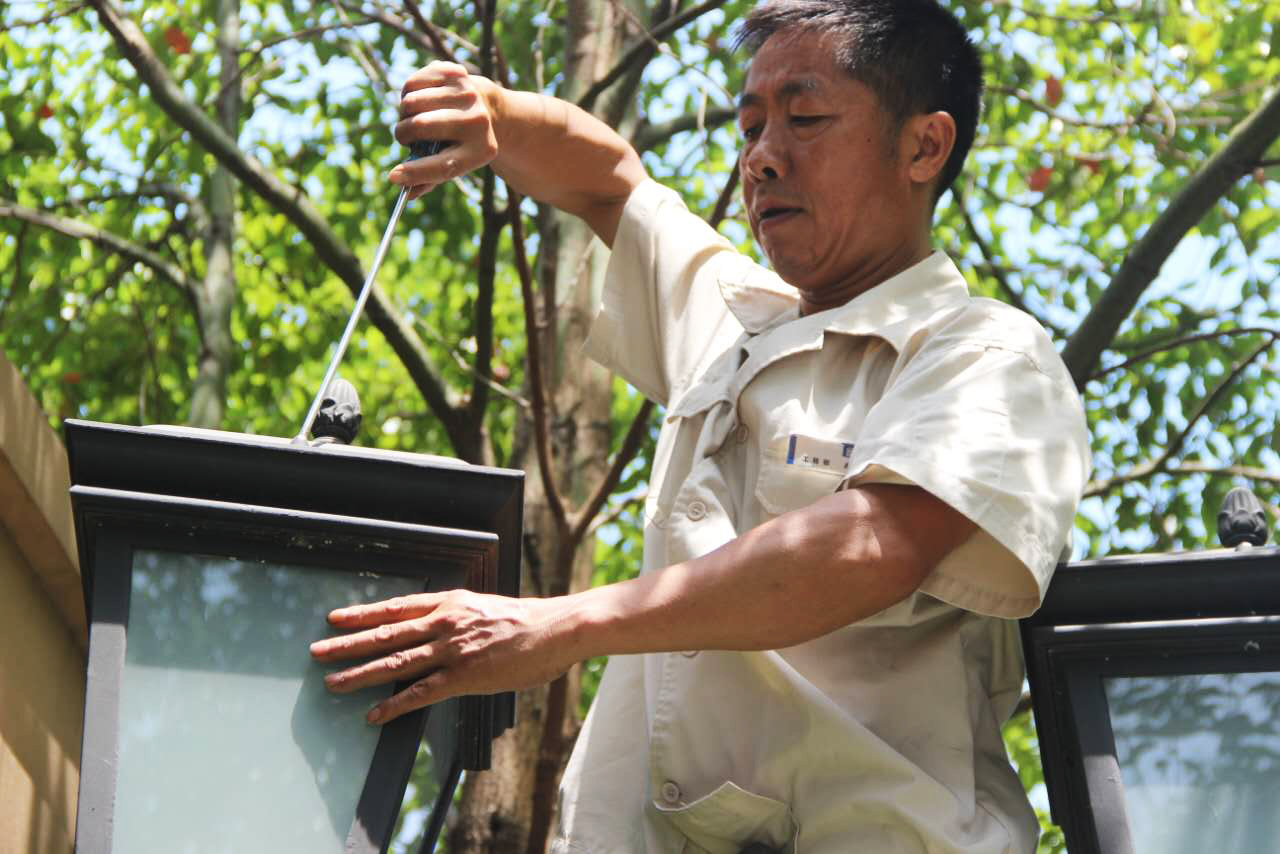 致敬！热浪中的坚守者