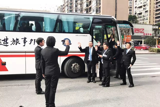 14865474606842056FA7.jpg 640.webp (9).jpg