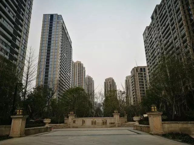 1487811315211286F83E.jpg 640.webp (8).jpg